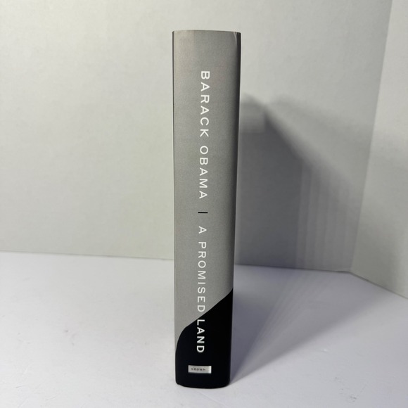 A Promised Land by Barack Obama First Edition Hardcover Memoir Book Crown 2020 - Picture 2 of 8